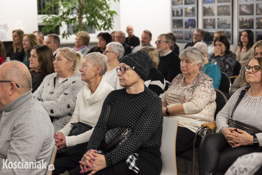 Kolędy i pastorałki wybrzmiały w bibliotece