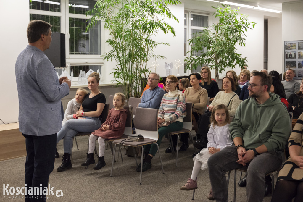Kolędy i pastorałki wybrzmiały w bibliotece