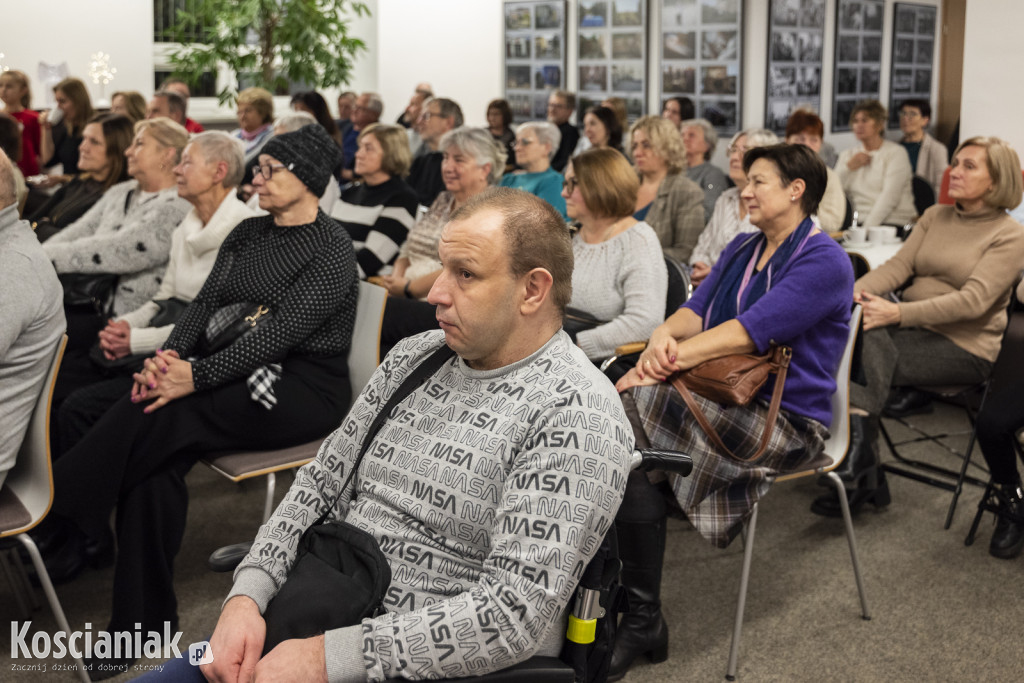 Kolędy i pastorałki wybrzmiały w bibliotece