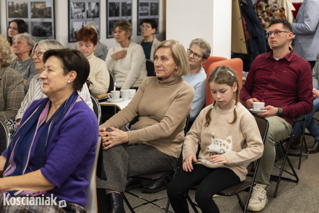 Kolędy i pastorałki wybrzmiały w bibliotece