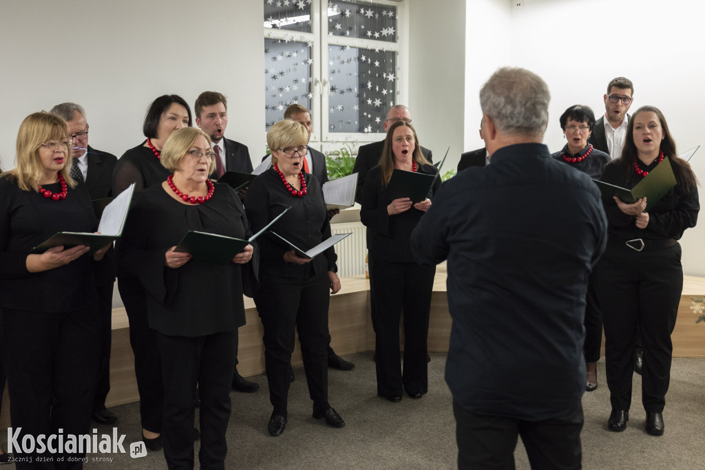 Kolędy i pastorałki wybrzmiały w bibliotece