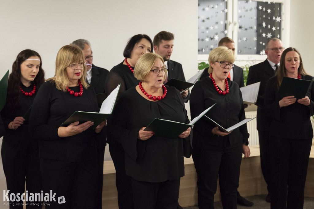 Kolędy i pastorałki wybrzmiały w bibliotece