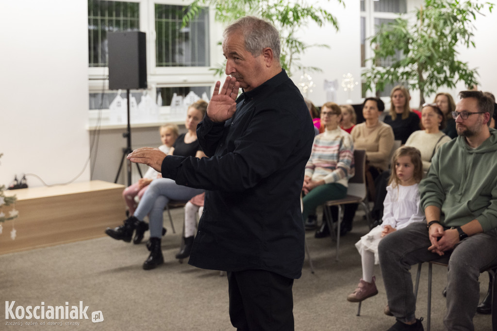 Kolędy i pastorałki wybrzmiały w bibliotece