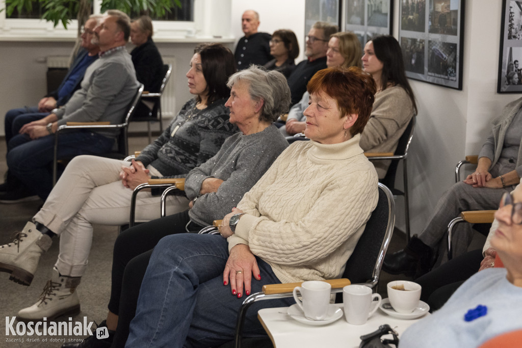 Kolędy i pastorałki wybrzmiały w bibliotece
