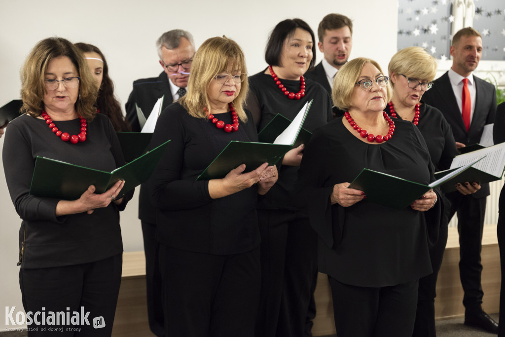 Kolędy i pastorałki wybrzmiały w bibliotece