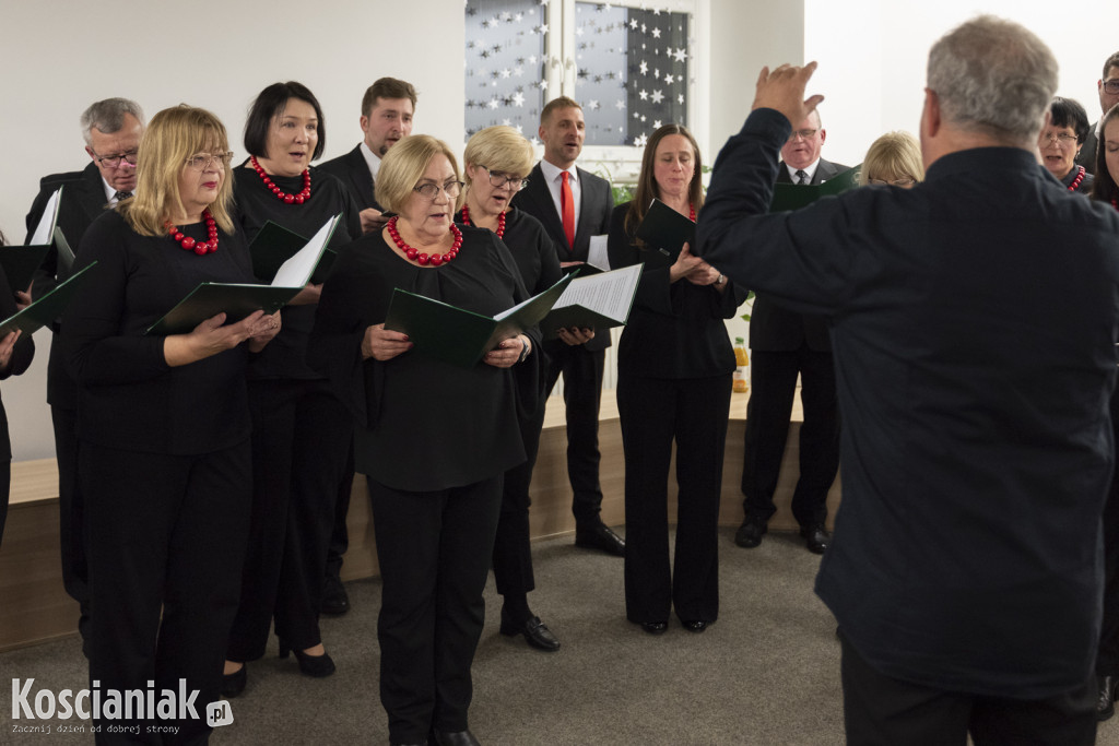 Kolędy i pastorałki wybrzmiały w bibliotece