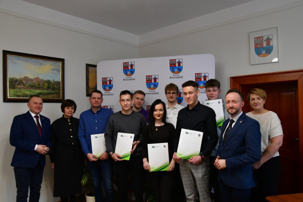 Kolejne dotacje na własne firmy od starosty