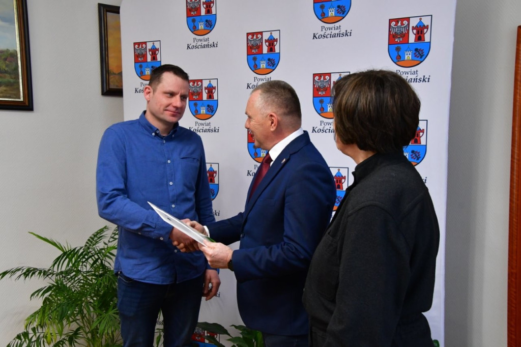 Kolejne dotacje na własne firmy od starosty