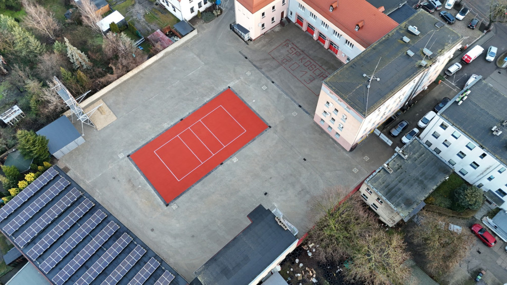 Zakończono remont placu przy strażnicy