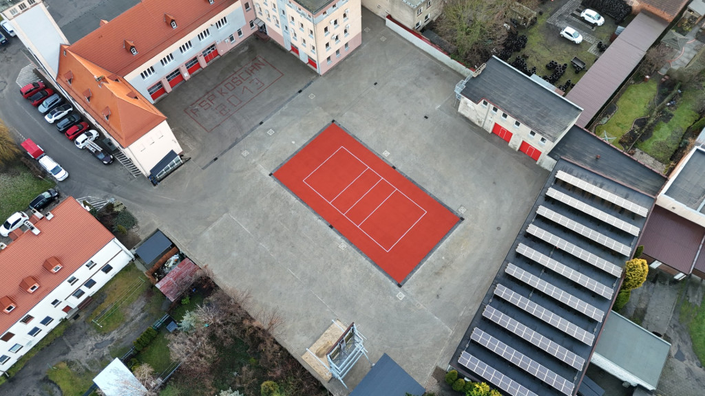 Zakończono remont placu przy strażnicy