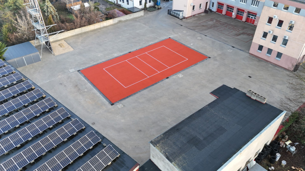 Zakończono remont placu przy strażnicy