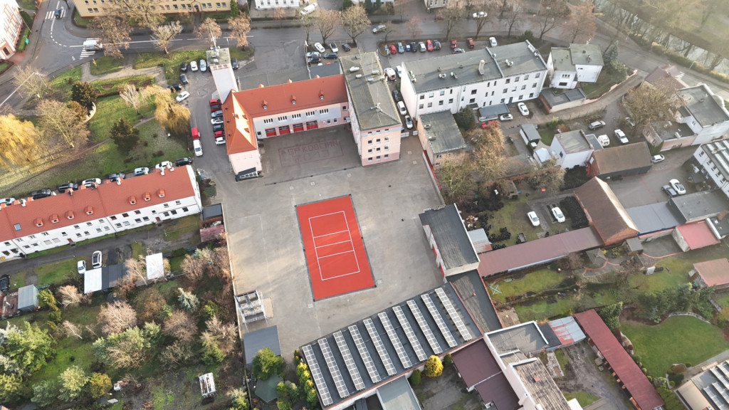 Zakończono remont placu przy strażnicy