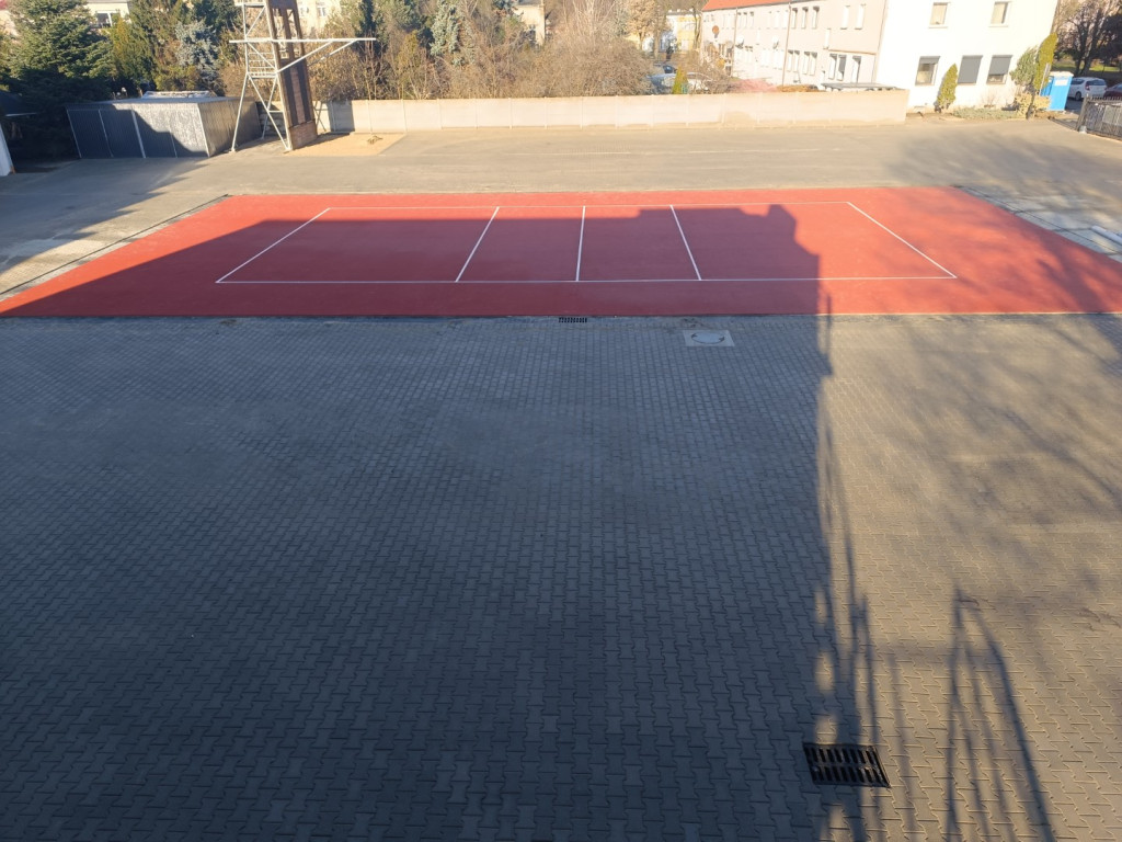 Zakończono remont placu przy strażnicy