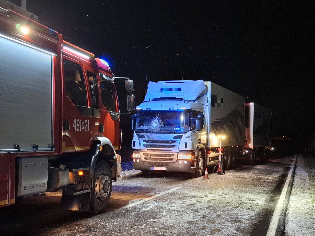 Potrącenie przez ciężarówkę