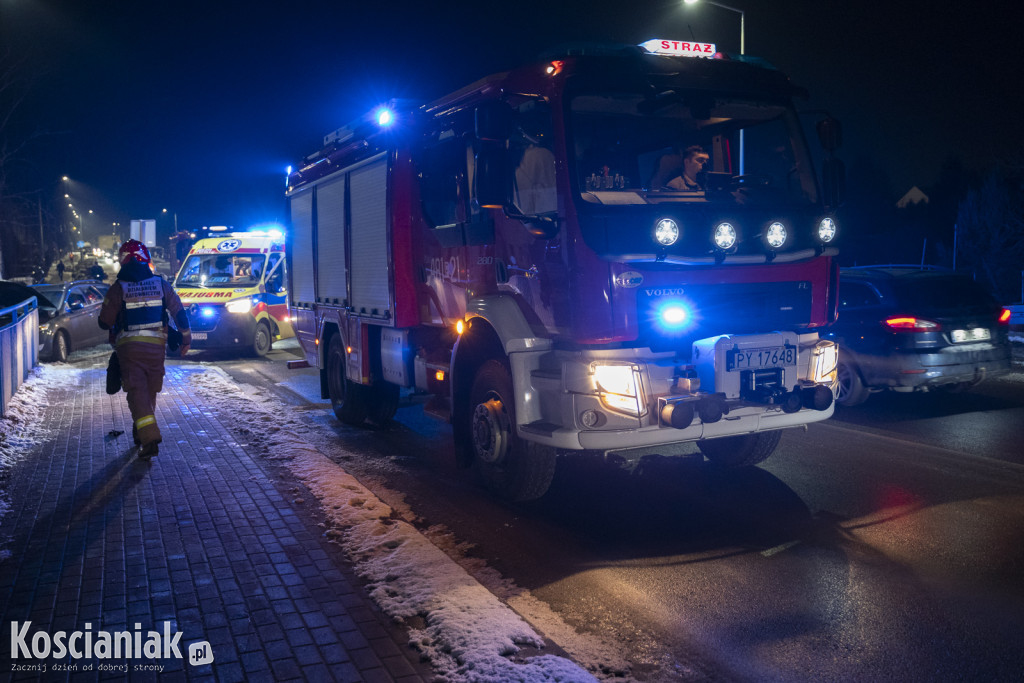 Samochód wjechał w latarnię na Północnej