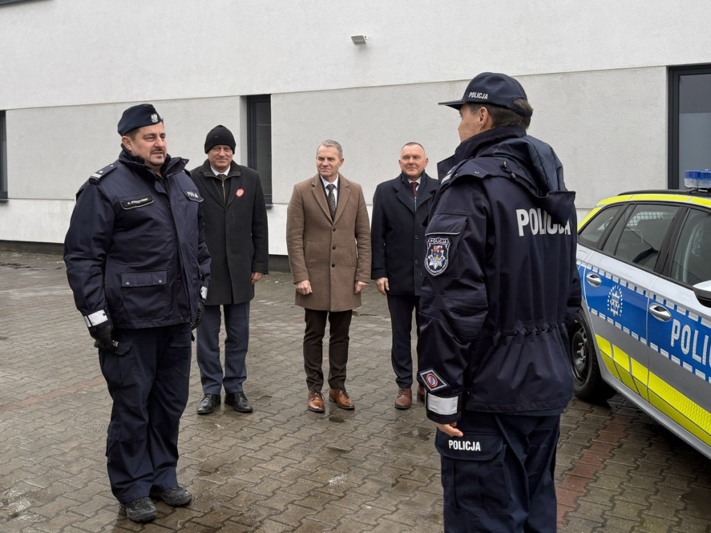 Dwa nowe radiowozy w kościańskiej policji
