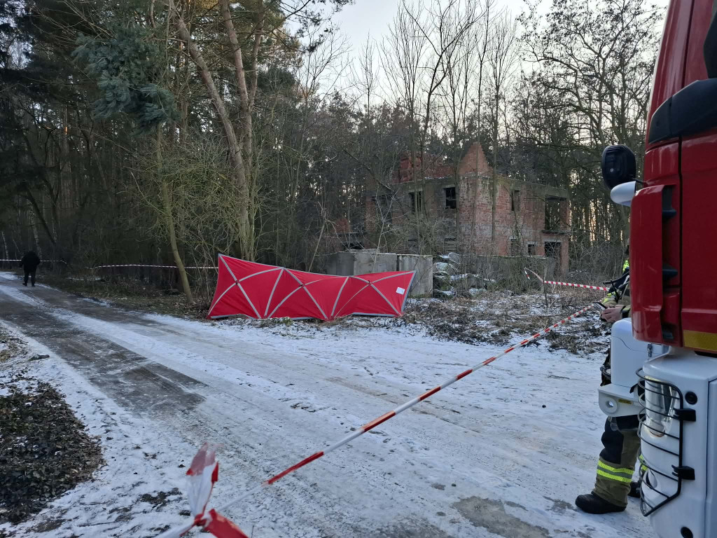 Znaleziono martwego mężczyznę w rowie w Starym Dębcu