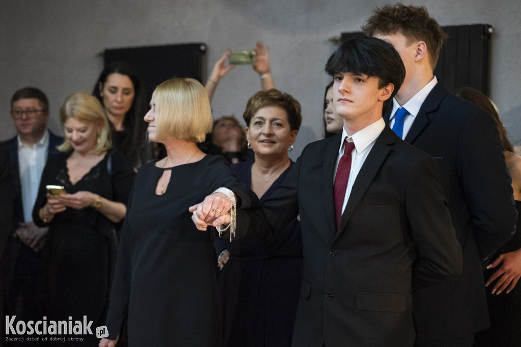 Studniówka 2026 I LO w Kościanie. Zobacz zdjęcia