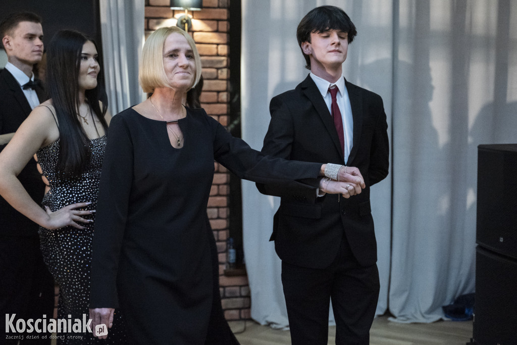 Studniówka 2026 I LO w Kościanie. Zobacz zdjęcia