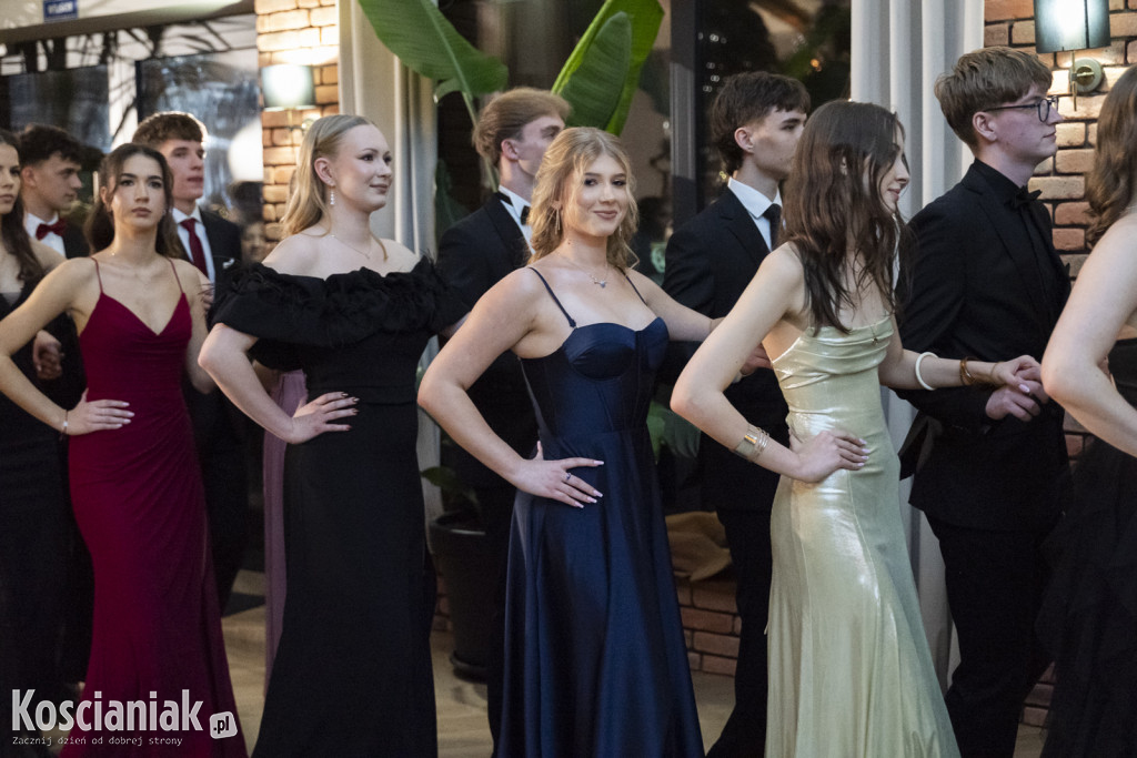 Studniówka 2026 I LO w Kościanie. Zobacz zdjęcia