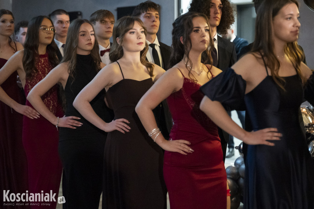 Studniówka 2026 I LO w Kościanie. Zobacz zdjęcia