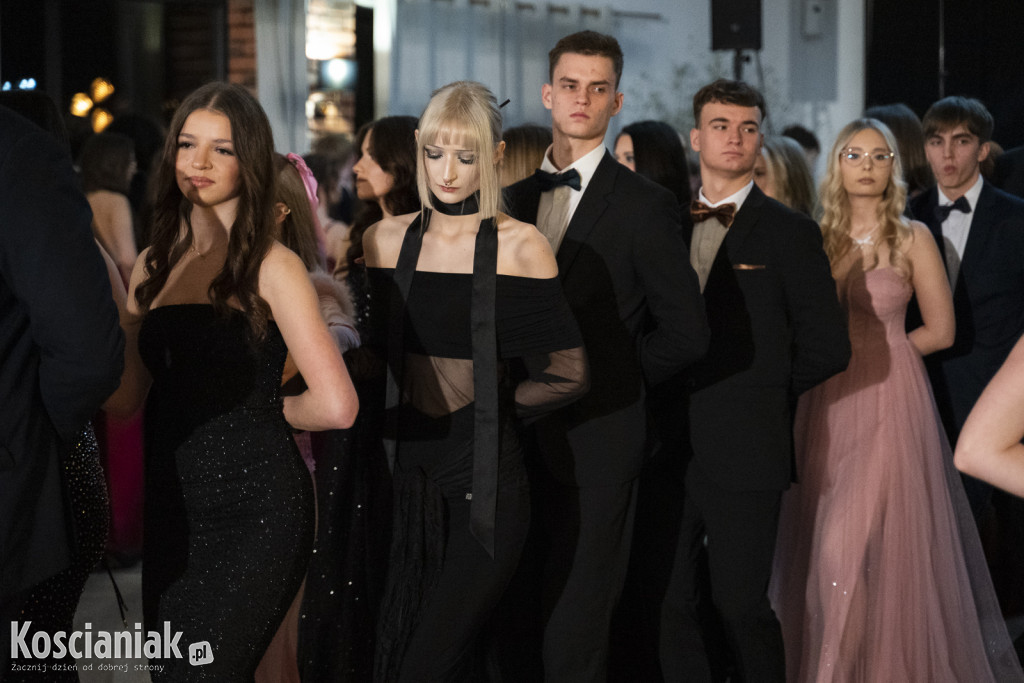 Studniówka 2026 I LO w Kościanie. Zobacz zdjęcia