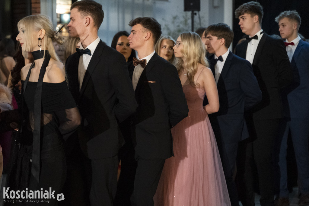 Studniówka 2026 I LO w Kościanie. Zobacz zdjęcia