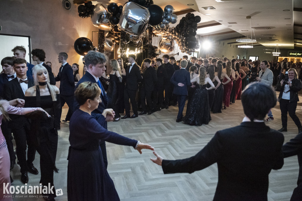 Studniówka 2026 I LO w Kościanie. Zobacz zdjęcia