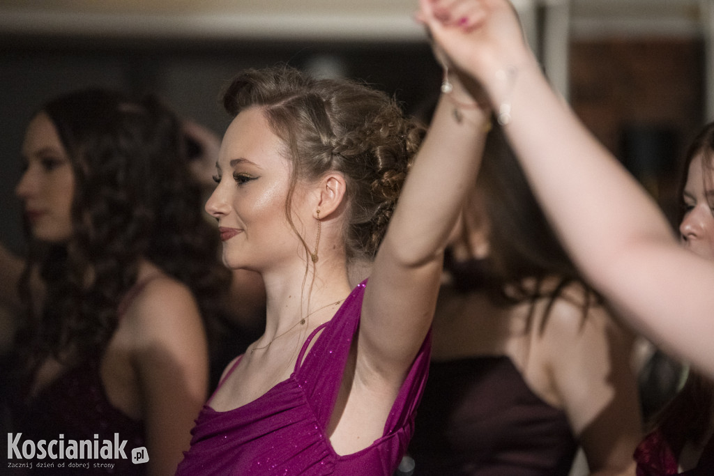 Studniówka 2026 I LO w Kościanie. Zobacz zdjęcia