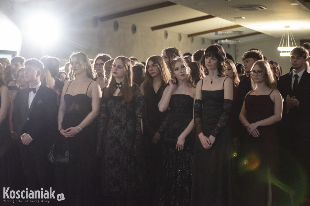 Studniówka 2026 I LO w Kościanie. Zobacz zdjęcia