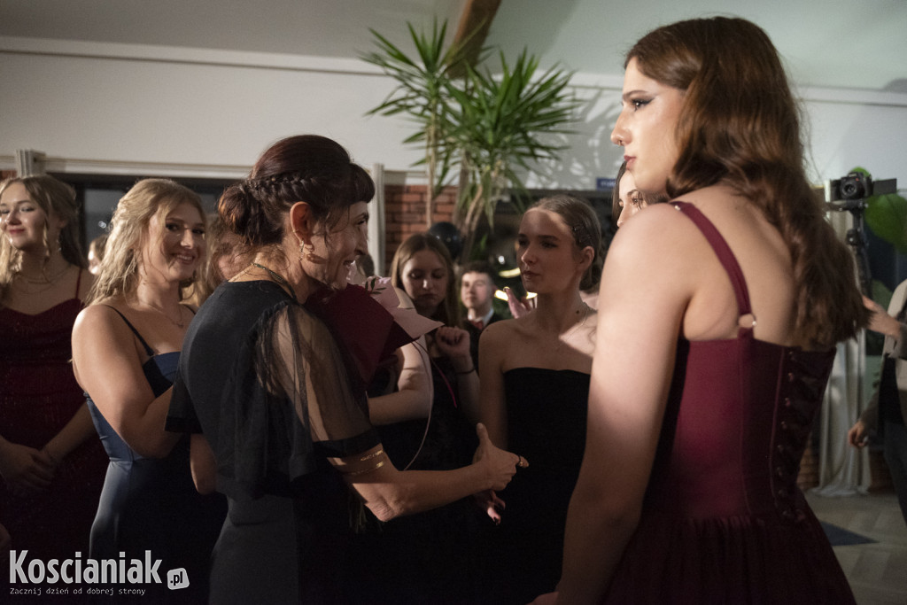 Studniówka 2026 I LO w Kościanie. Zobacz zdjęcia