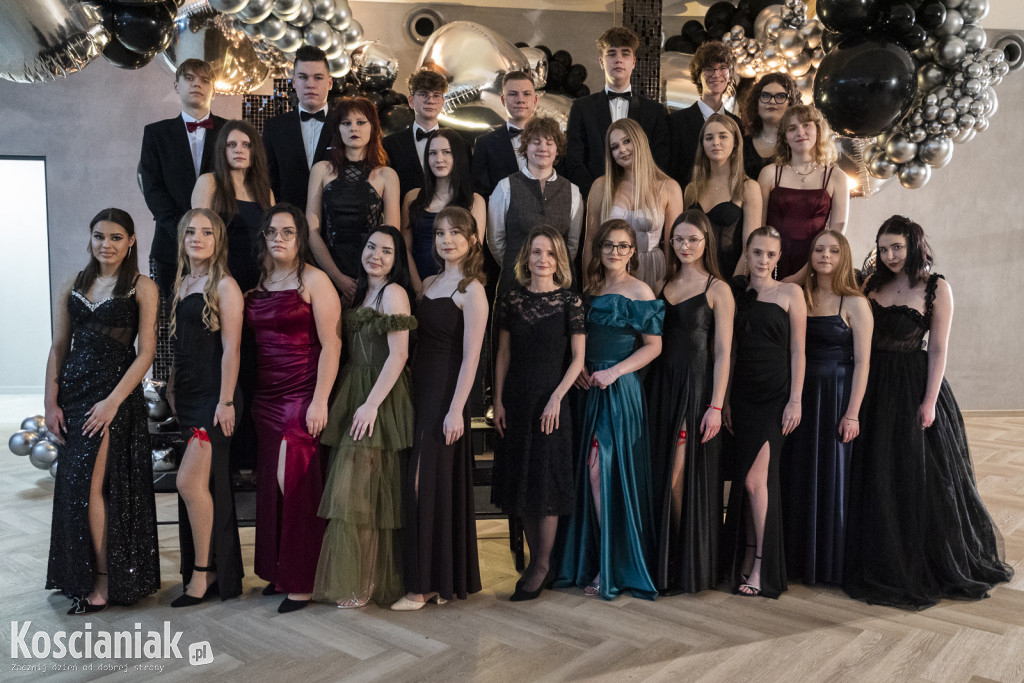 Studniówka 2026 I LO w Kościanie. Zobacz zdjęcia