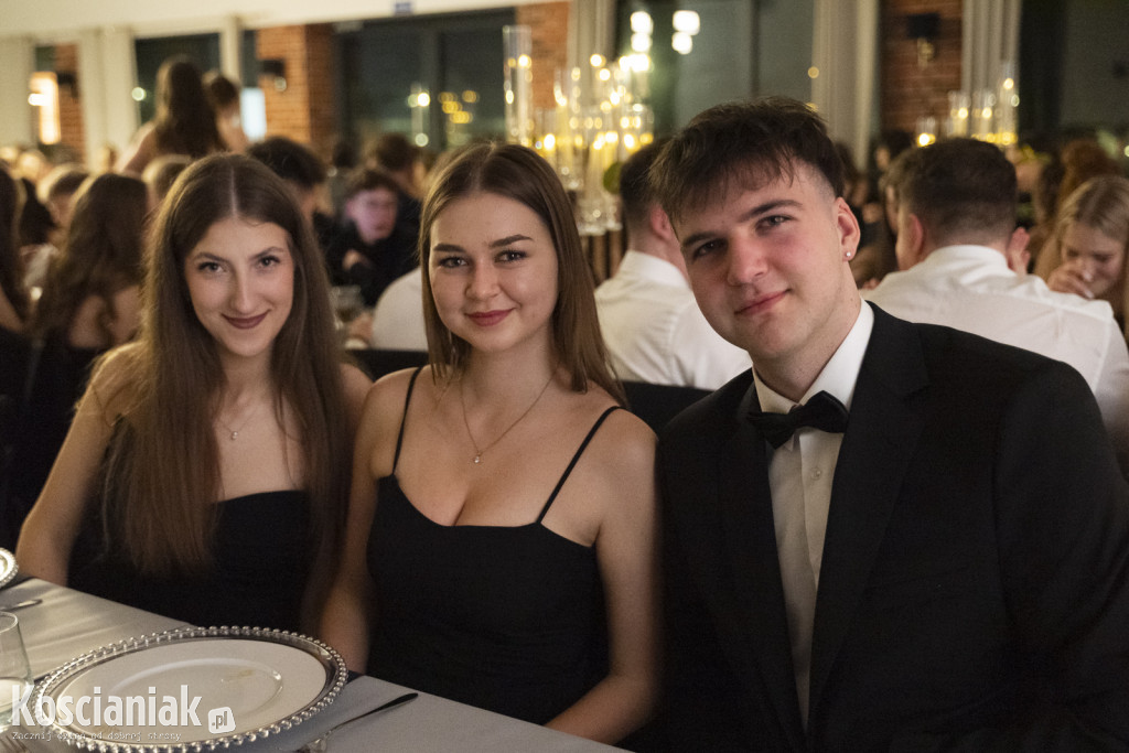 Studniówka 2026 I LO w Kościanie. Zobacz zdjęcia