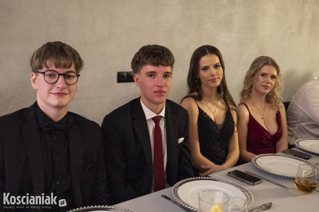 Studniówka 2026 I LO w Kościanie. Zobacz zdjęcia