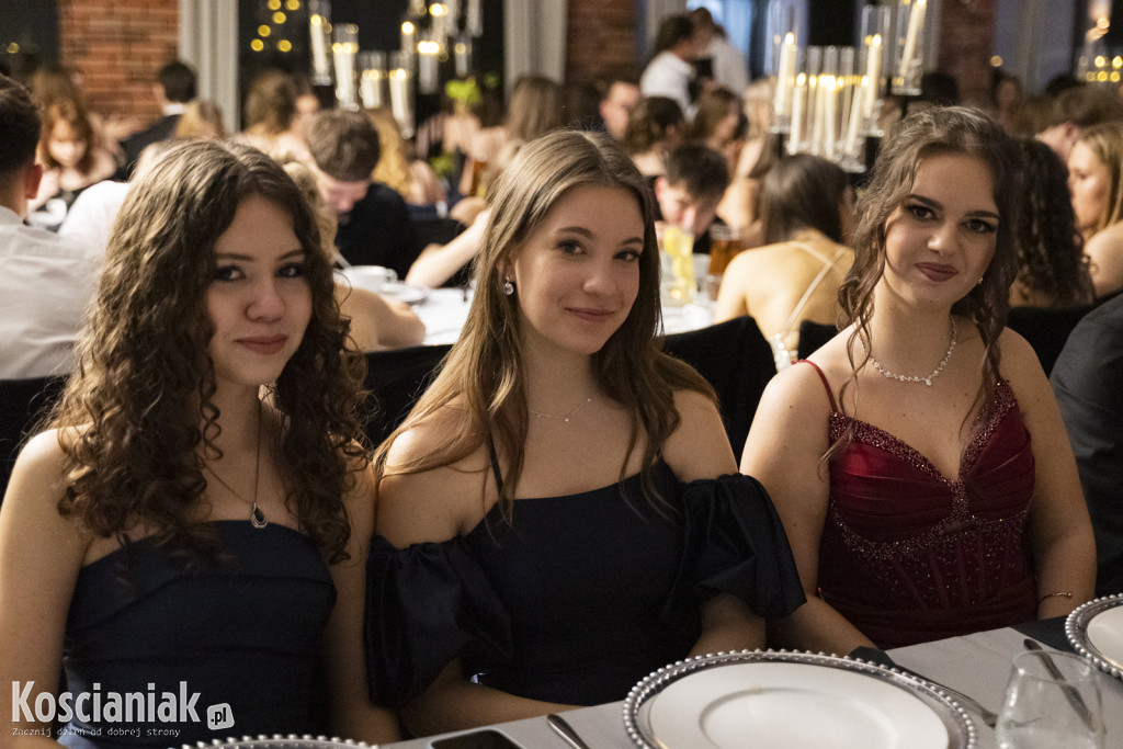 Studniówka 2026 I LO w Kościanie. Zobacz zdjęcia