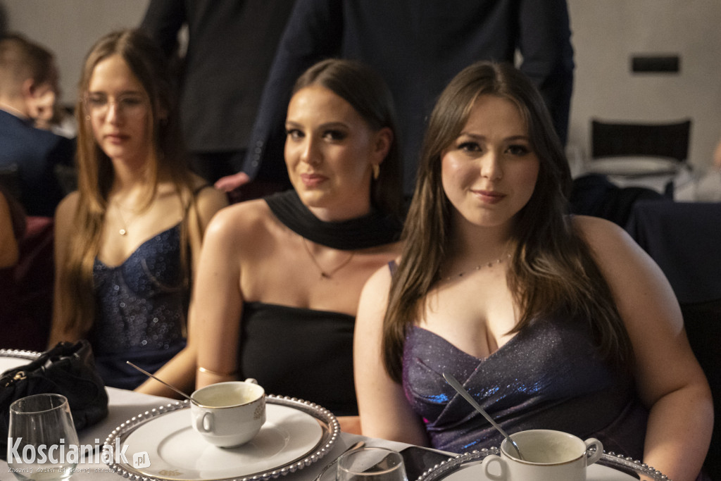 Studniówka 2026 I LO w Kościanie. Zobacz zdjęcia