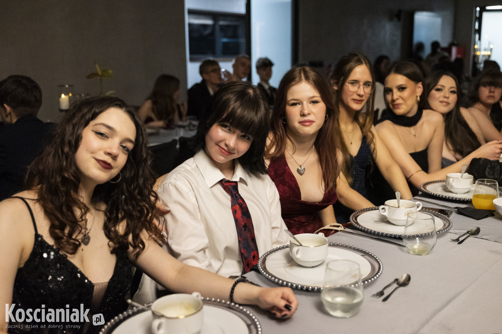 Studniówka 2026 I LO w Kościanie. Zobacz zdjęcia