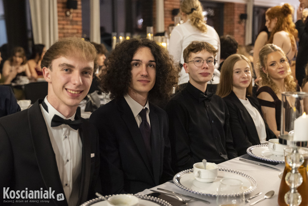 Studniówka 2026 I LO w Kościanie. Zobacz zdjęcia