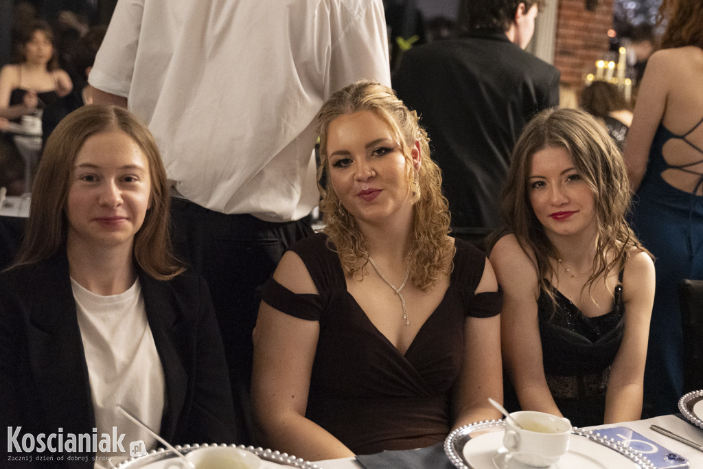 Studniówka 2026 I LO w Kościanie. Zobacz zdjęcia