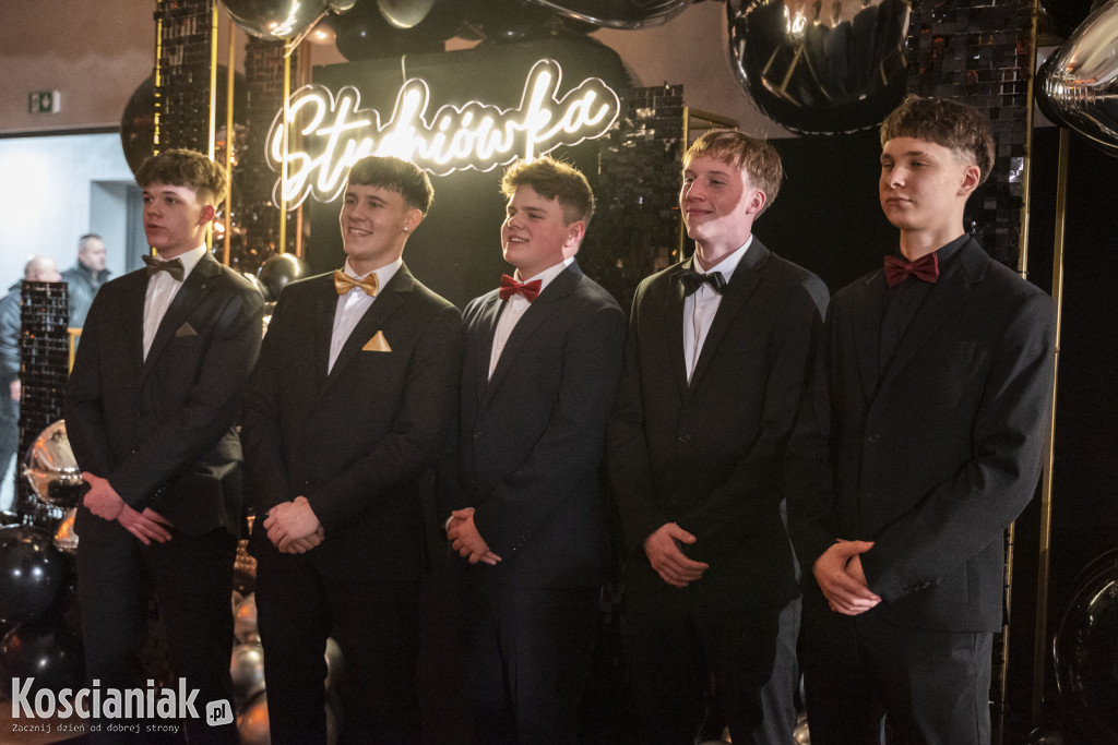 Studniówka 2026 I LO w Kościanie. Zobacz zdjęcia