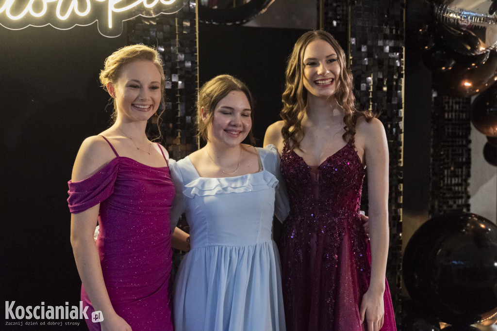 Studniówka 2026 I LO w Kościanie. Zobacz zdjęcia