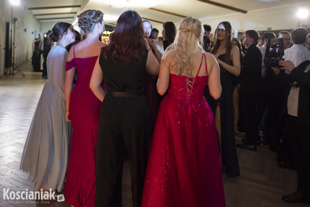 Studniówka 2026 I LO w Kościanie. Zobacz zdjęcia