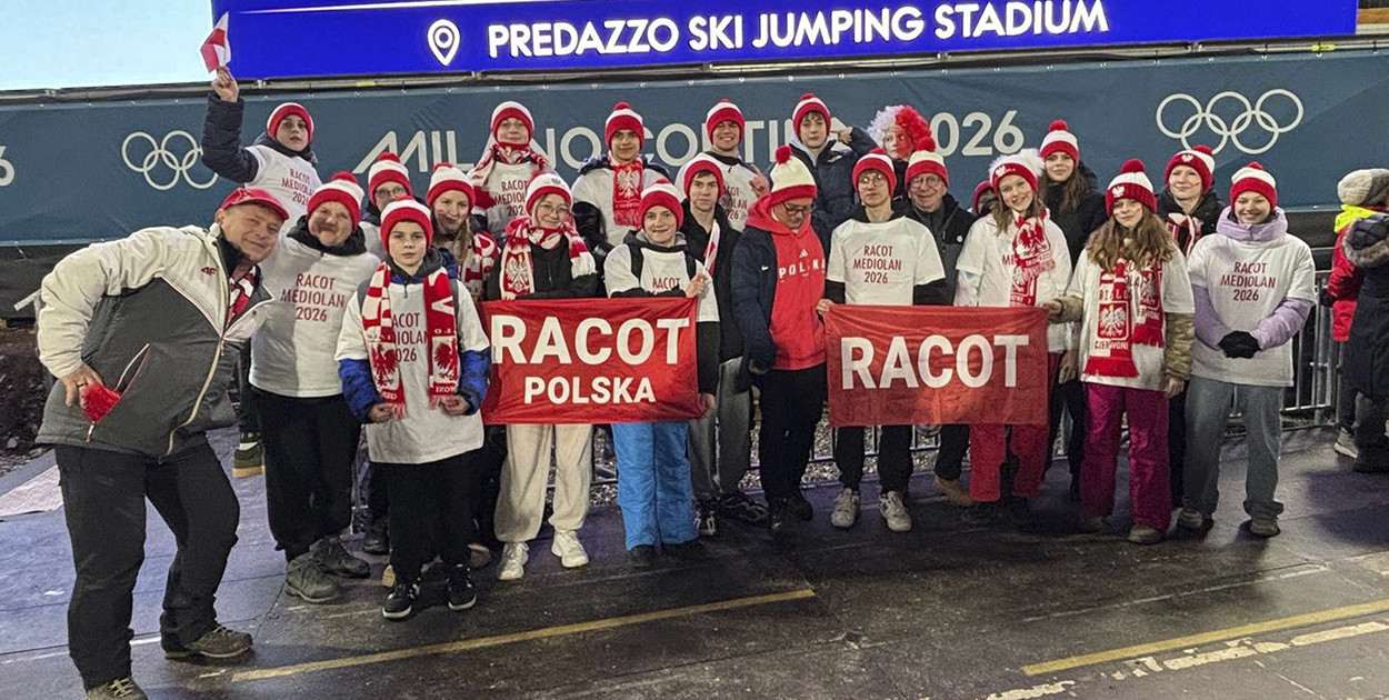 Kibice Jantara dopingują Polaków na skoczni
