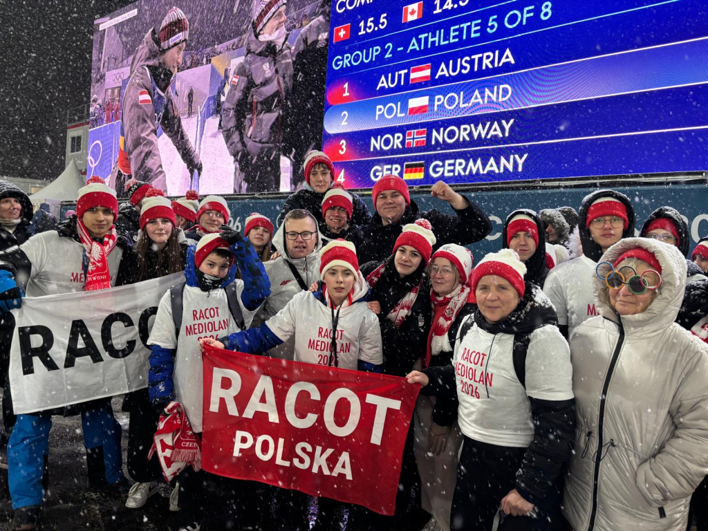 Kibice Jantara dopingują Polaków na skoczni