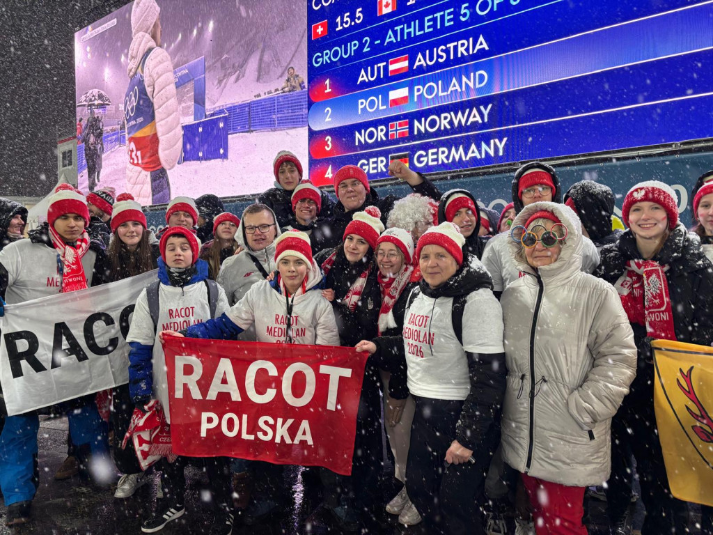 Kibice Jantara dopingują Polaków na skoczni