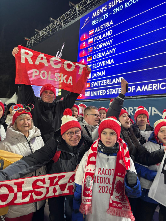 Kibice Jantara dopingują Polaków na skoczni