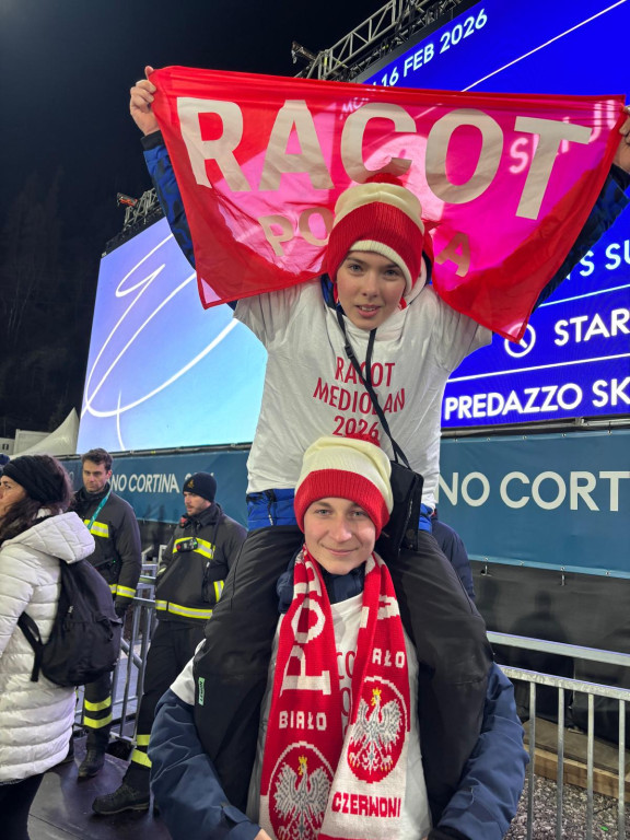 Kibice Jantara dopingują Polaków na skoczni