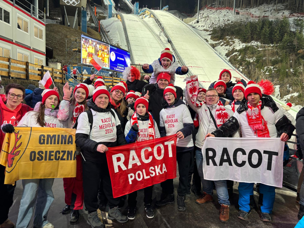 Kibice Jantara dopingują Polaków na skoczni