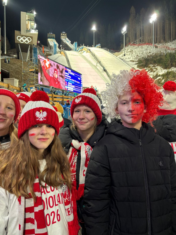 Kibice Jantara dopingują Polaków na skoczni