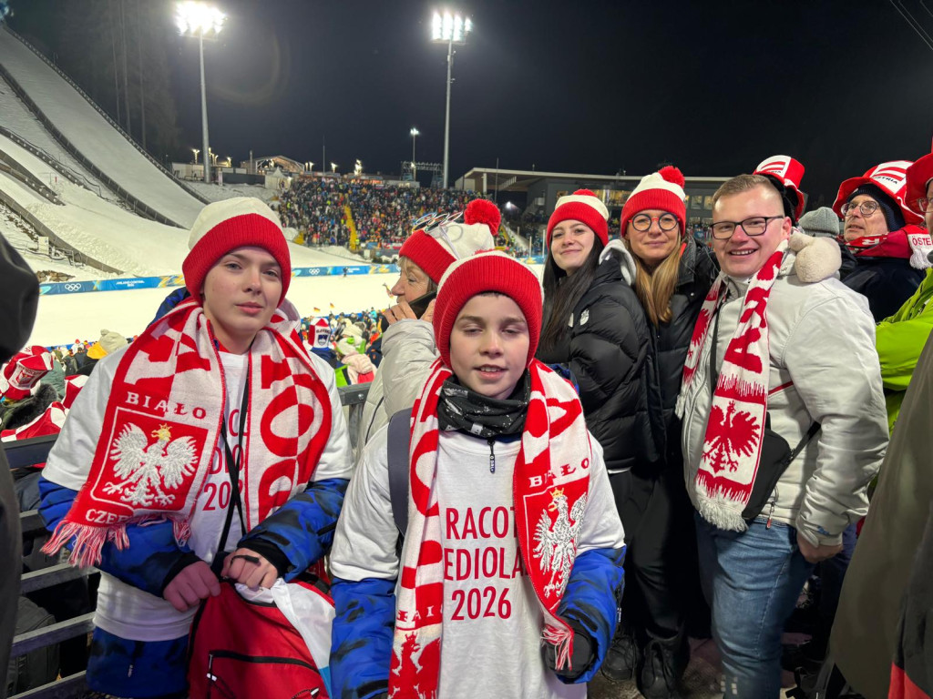 Kibice Jantara dopingują Polaków na skoczni